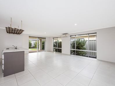 5 Barnong Road, Golden Bay WA 6174