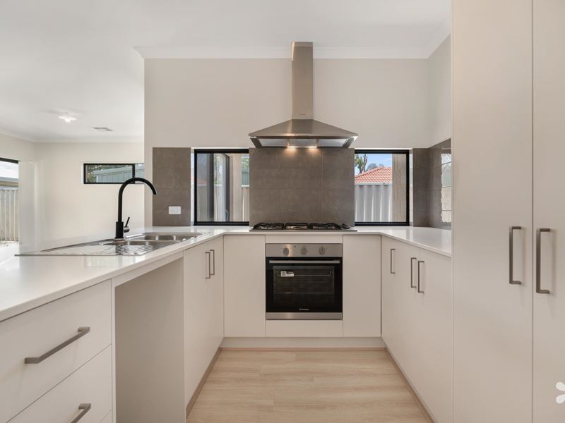 2/25 Yeeda Street, Riverton WA 6148