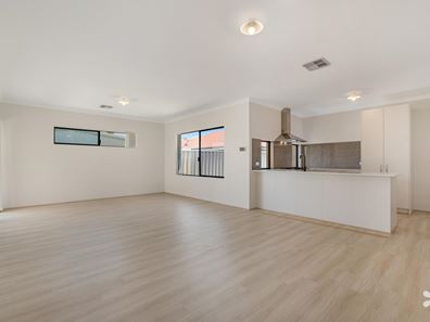 2/25 Yeeda Street, Riverton WA 6148