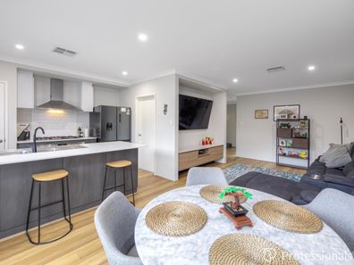 8 Sorbus Lane, Forrestfield WA 6058