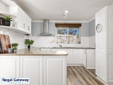 40 Madden Way, Parmelia WA 6167