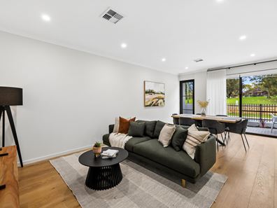 1/11 Telford Crescent, Stirling WA 6021