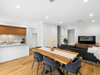 1/11 Telford Crescent, Stirling WA 6021