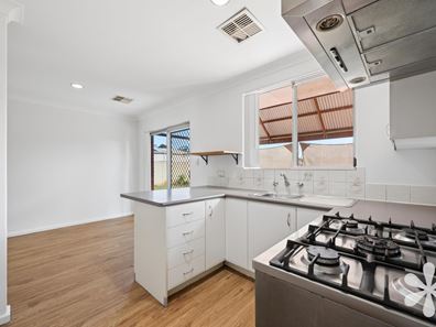 8 Ellison Drive, Langford WA 6147