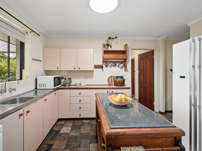 4 Lyminge Street, Gosnells WA 6110