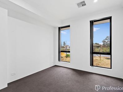 14 Setosa Drive, Forrestfield WA 6058