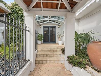 10 Akera Close, Hillarys WA 6025