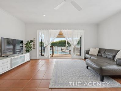 10 Akera Close, Hillarys WA 6025
