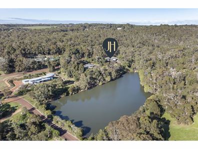 18 Broyage Retreat, Quindalup WA 6281