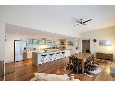 18 Broyage Retreat, Quindalup WA 6281