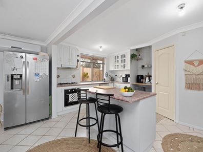38 Preston Road, Parmelia WA 6167