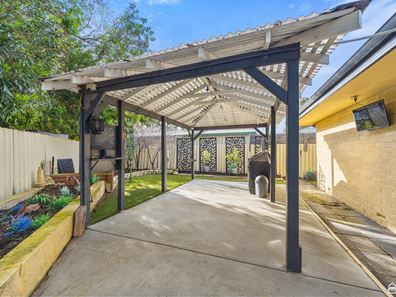 4 Mimosa Court, Kelmscott WA 6111