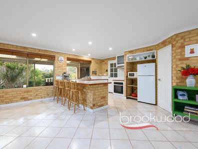 5 Hobbit Glade, Mundaring WA 6073