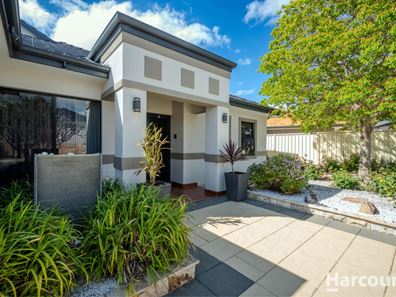 21 Riverdell Fairway, Carramar WA 6031