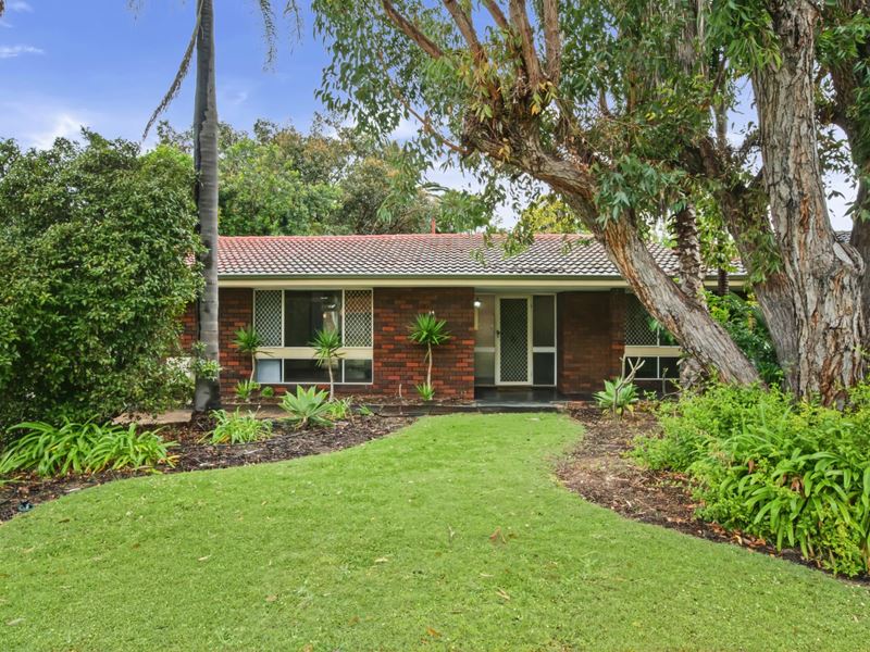 14 Sandalwood Drive, Greenwood WA 6024
