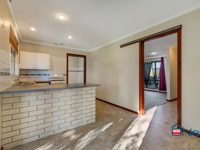 4 Sherwood Court, Armadale WA 6112