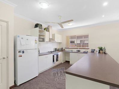 21 Bettong Bend, Baynton WA 6714