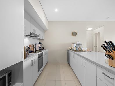 166/2 Signal Terrace, Cockburn Central WA 6164