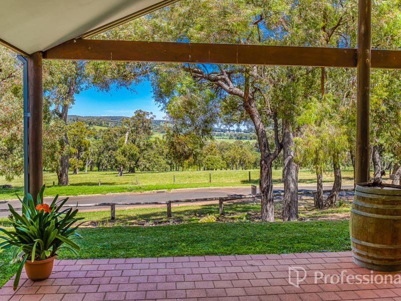 12A Lyons Road, Waroona WA 6215