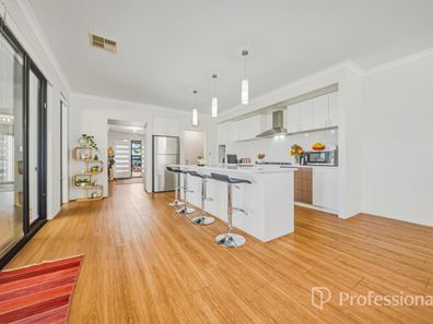 12A Lyons Road, Waroona WA 6215