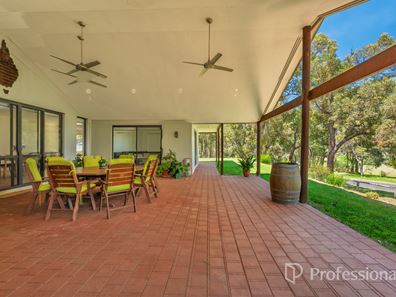 12A Lyons Road, Waroona WA 6215