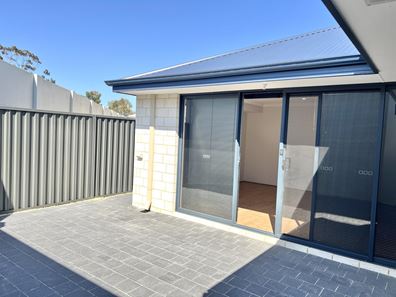 9 Chakra Loop, Southern River WA 6110