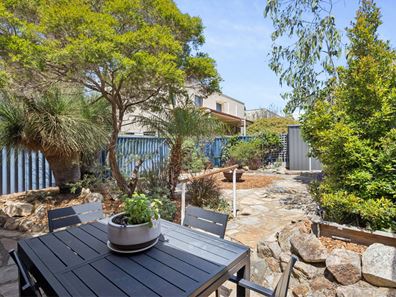 13/24 Swan Road, Attadale WA 6156