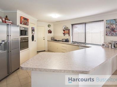 50 Currawong Drive, Broadwater WA 6280