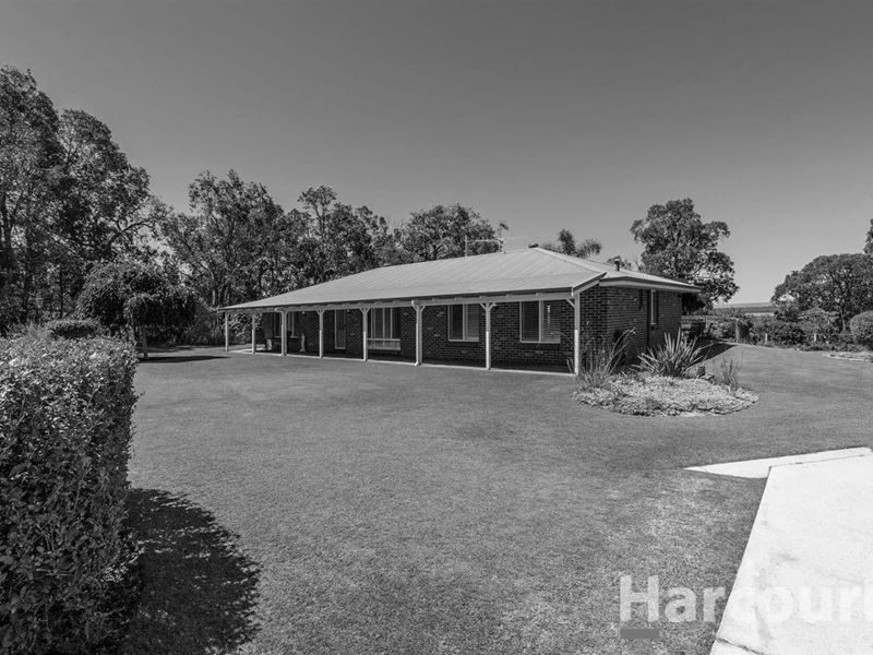 207 Armstrong Hills Drive, Lake Clifton