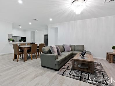 8A Warren Road, Yokine WA 6060