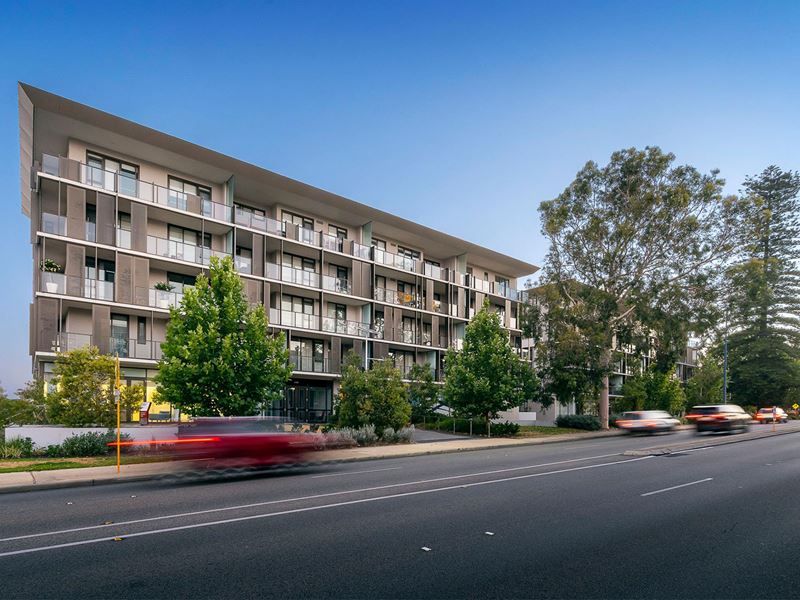63/1 Freshwater Parade, Claremont