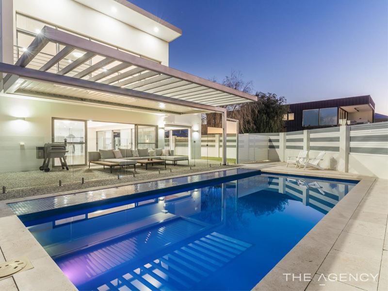 90 Bancoura Parkway, Secret Harbour
