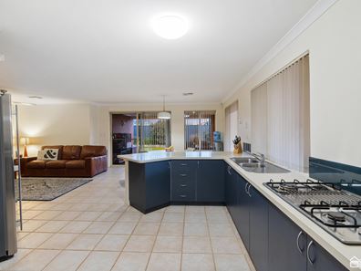 15 Vanilla Bend, Byford WA 6122