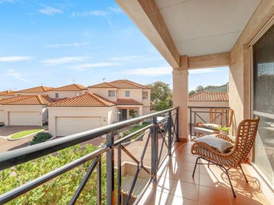 68/160 West Coast Drive, Sorrento WA 6020