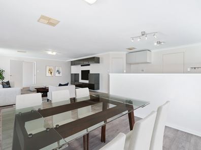 43 Seville Drive, Seville Grove WA 6112