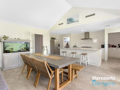 4 Mcclure Street, Safety Bay WA 6169