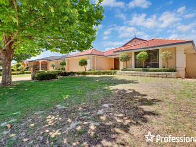 64 Bennett Drive, Canning Vale WA 6155