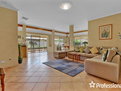 64 Bennett Drive, Canning Vale WA 6155