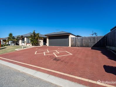 23 Senecio Way, Halls Head WA 6210