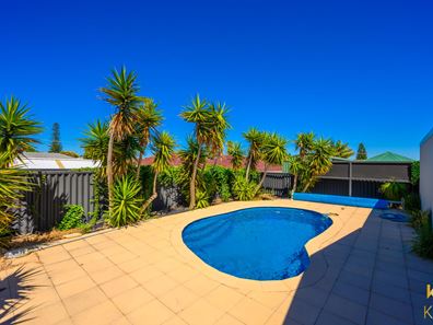 5 Seacrest St, Safety Bay WA 6169