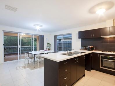 2 Salford Lane, Canning Vale WA 6155