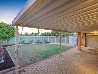 1 Floret Court, Seville Grove WA 6112