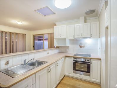 1 Floret Court, Seville Grove WA 6112