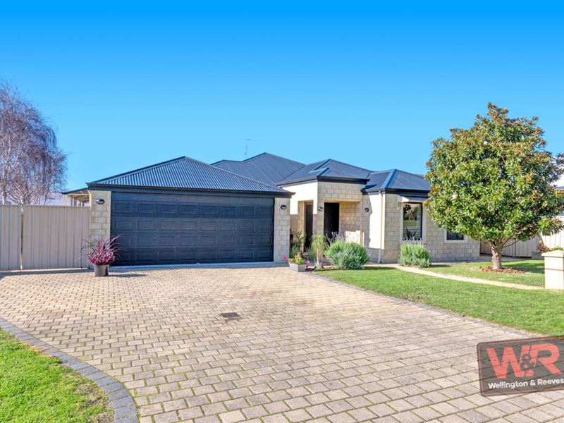 12 Ashkey Boulevard, Yakamia WA 6330