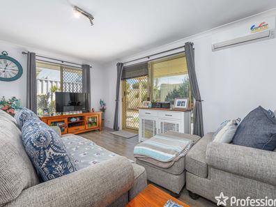 18/98 Simpson Avenue, Rockingham WA 6168