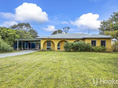 18 Leichhardt Drive, Two Rocks WA 6037