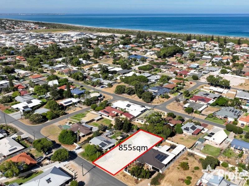 27 Wooleen Street, Golden Bay