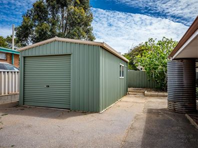 13 Central Road, Wonthella WA 6530