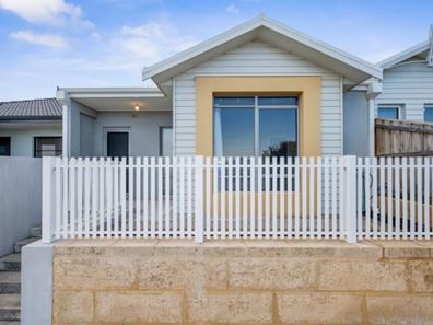 4 Rufa Lane, Halls Head WA 6210
