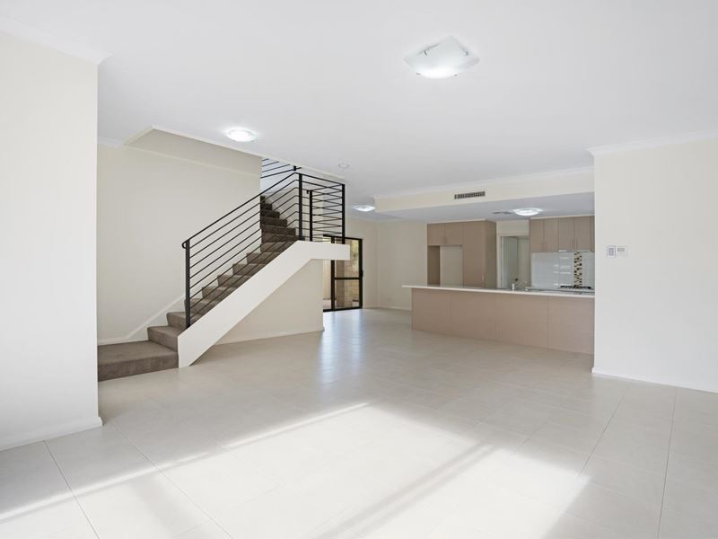 17/9 Barfield Road, Hammond Park